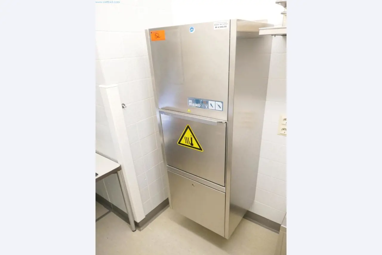 Equipamiento hospitalario e instalaciones informáticas-4