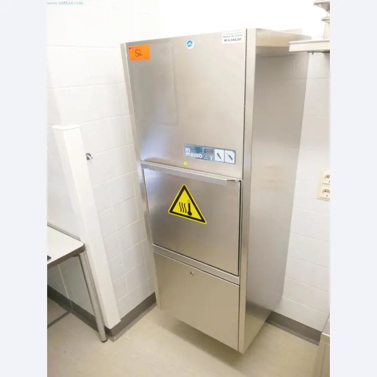 Equipamiento hospitalario e instalaciones informáticas-4