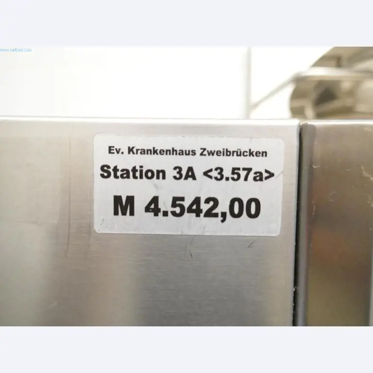 Equipamiento hospitalario e instalaciones informáticas-5