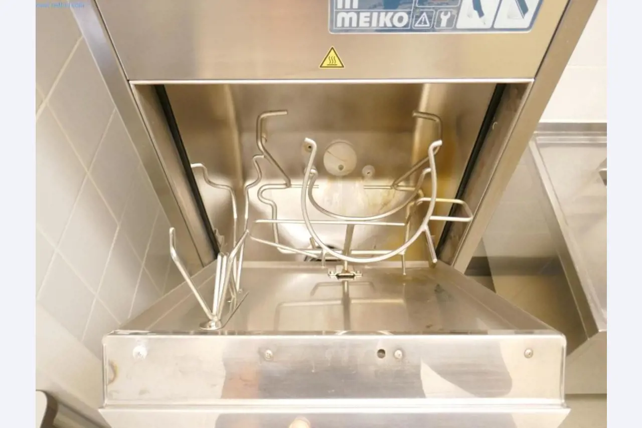 Equipamiento hospitalario e instalaciones informáticas-6