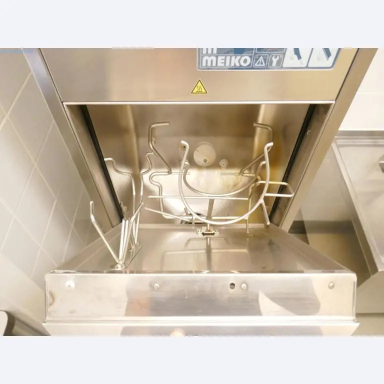 Equipamiento hospitalario e instalaciones informáticas-6