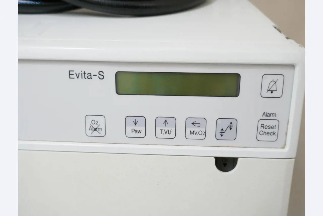 Nemocniční vybavení a IT zařízení-10