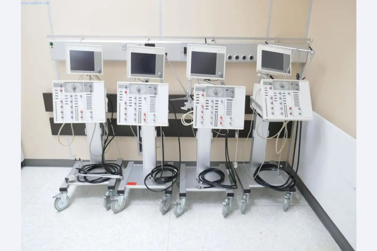 Nemocniční vybavení a IT zařízení-11