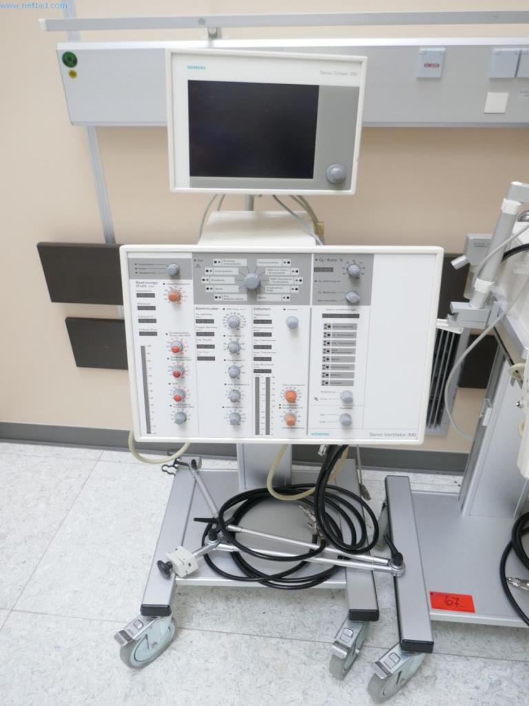 Nemocniční vybavení a IT zařízení-12