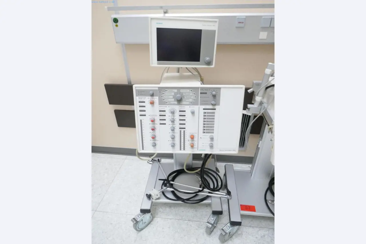 Nemocniční vybavení a IT zařízení-12