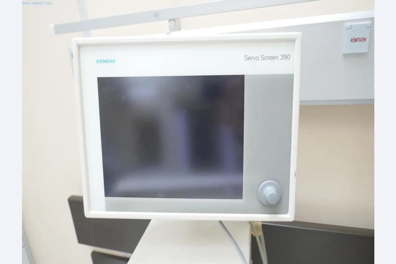 Nemocniční vybavení a IT zařízení-13