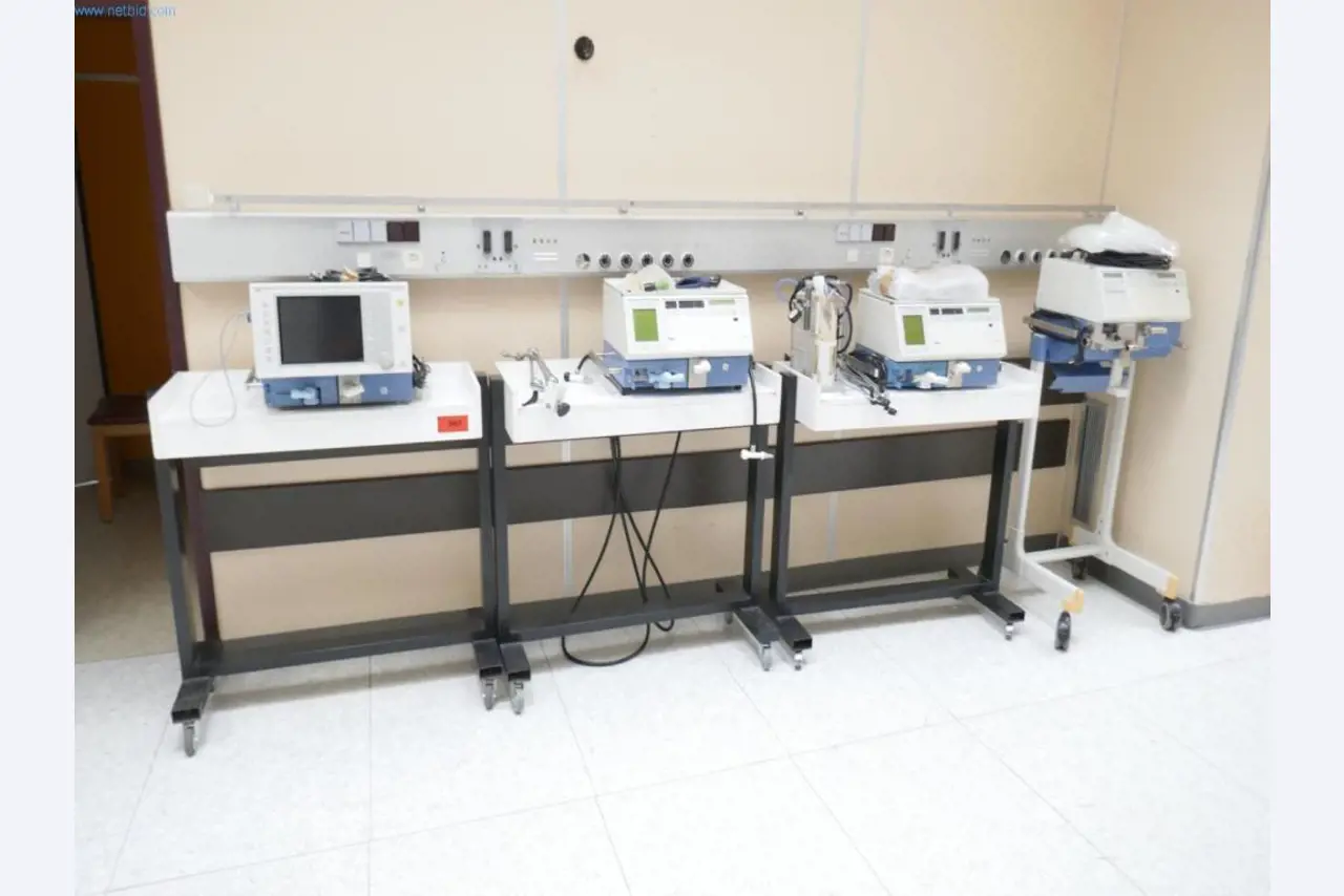 Nemocniční vybavení a IT zařízení-1