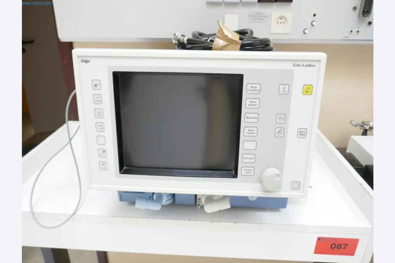 Nemocniční vybavení a IT zařízení-2