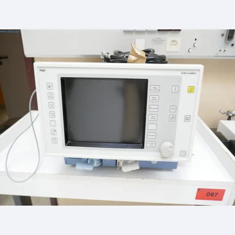 Nemocniční vybavení a IT zařízení-2