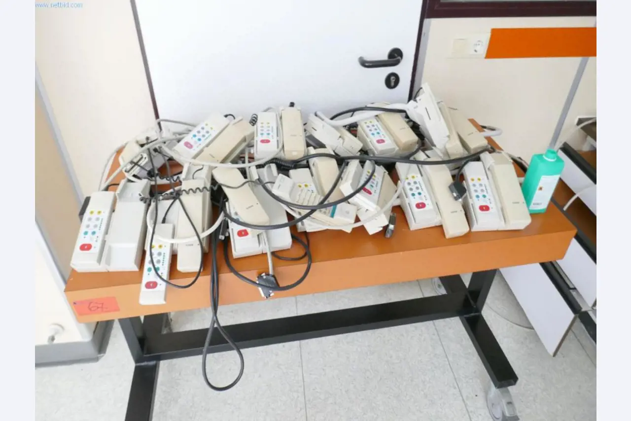 Nemocniční vybavení a IT zařízení-4