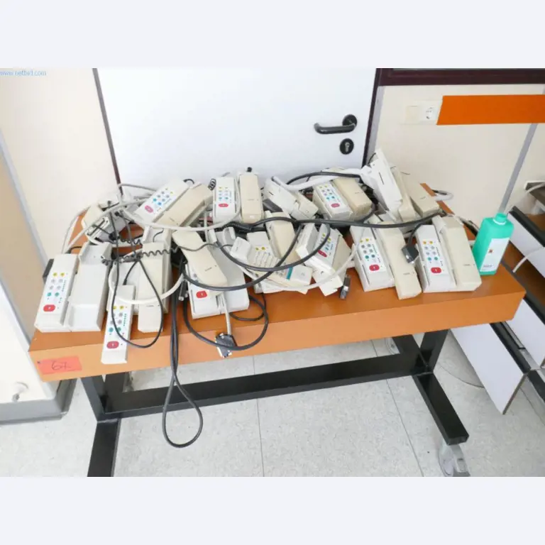 Nemocniční vybavení a IT zařízení-4