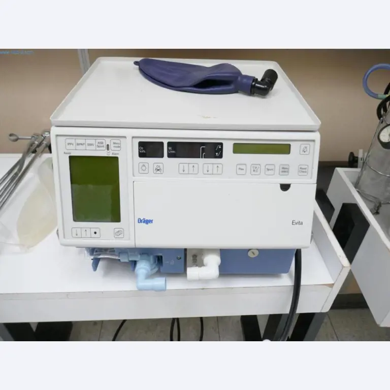 Nemocniční vybavení a IT zařízení-7