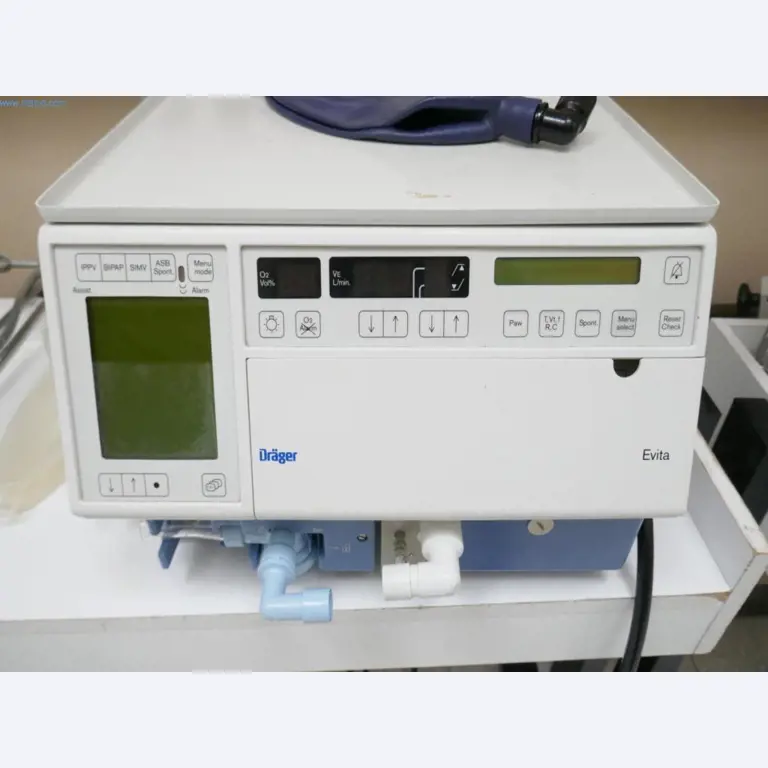 Nemocniční vybavení a IT zařízení-8