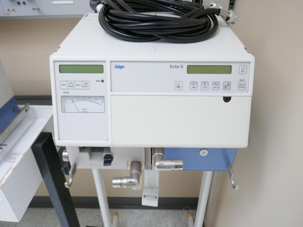 Nemocniční vybavení a IT zařízení-9