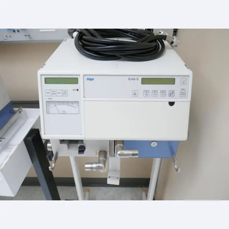 Nemocniční vybavení a IT zařízení-9