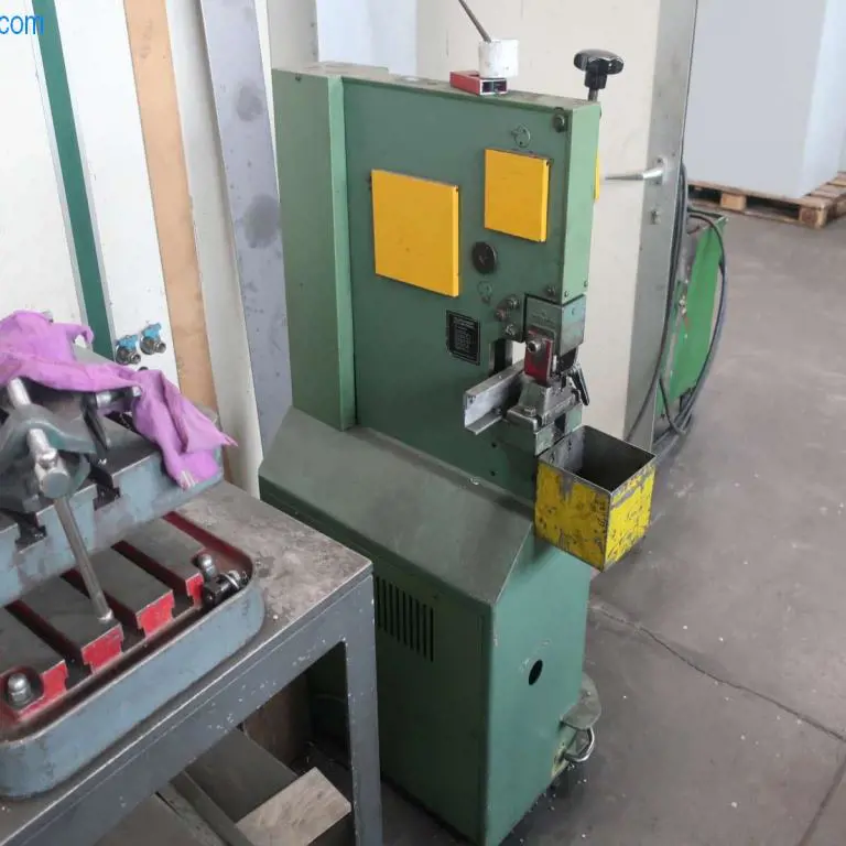 Sheet metal punch Mubea HPS250