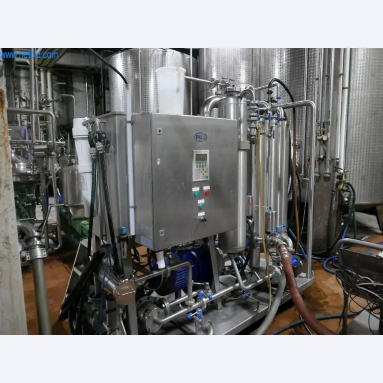 Máquinas, acessórios para máquinas, veículos e armazém de vinhos espumantes-1