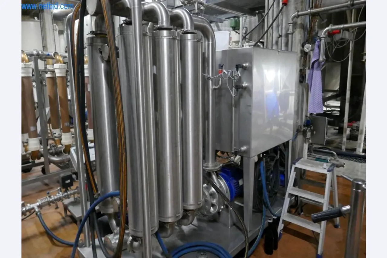 Máquinas, acessórios para máquinas, veículos e armazém de vinhos espumantes-3