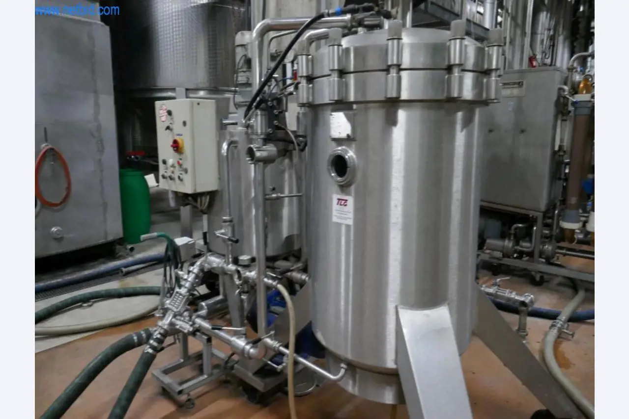 Máquinas, acessórios para máquinas, veículos e armazém de vinhos espumantes-7