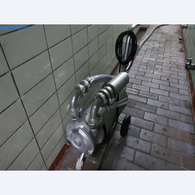 Máquinas, acessórios para máquinas, veículos e armazém de vinhos espumantes-1