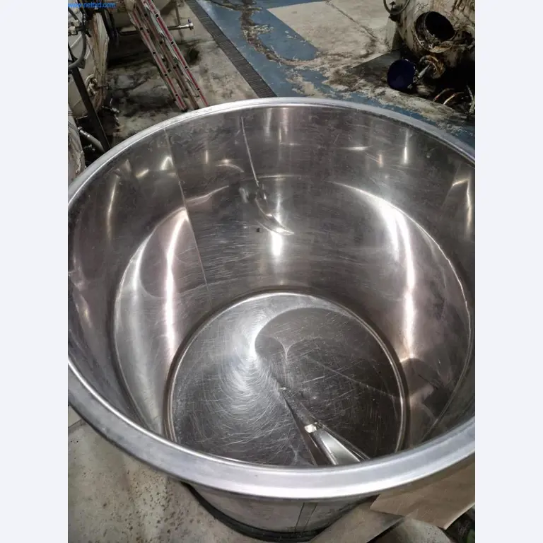 Máquinas, acessórios para máquinas, veículos e armazém de vinhos espumantes-3