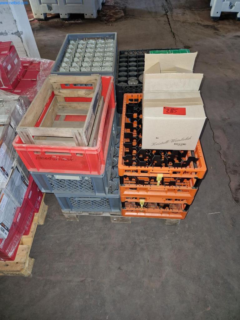 Stroje, příslušenství strojů, vozidla a sklad šumivého vína-1