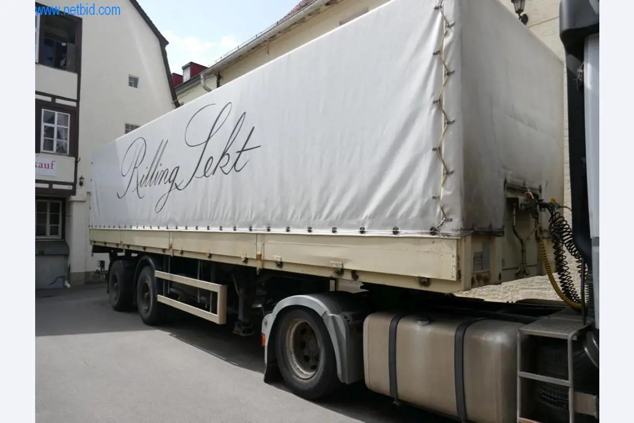 Máquinas, acessórios para máquinas, veículos e armazém de vinhos espumantes-1