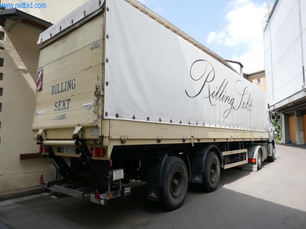 Machines, accessoires de machines, véhicules et stock de vins mousseux-2