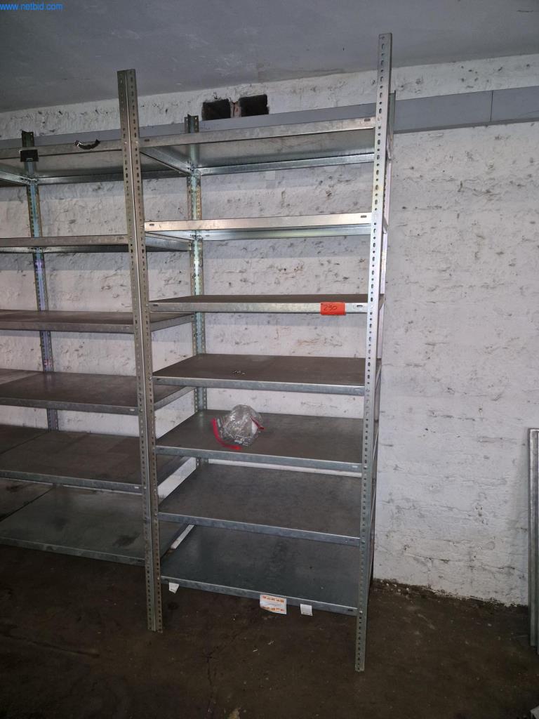 Stroje, příslušenství strojů, vozidla a sklad šumivého vína-1