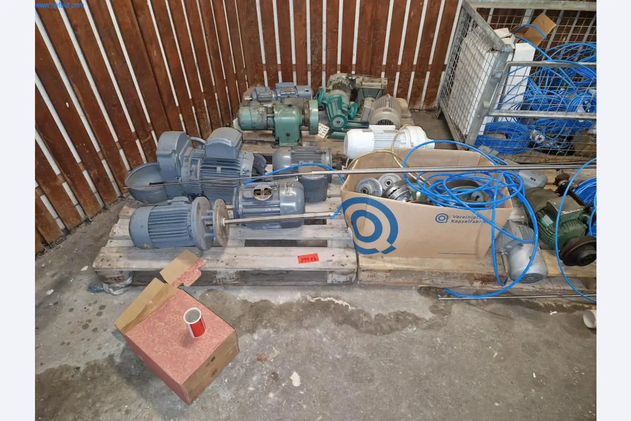 Máquinas, acessórios para máquinas, veículos e armazém de vinhos espumantes-1