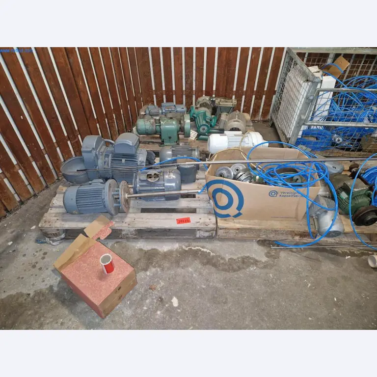 Máquinas, acessórios para máquinas, veículos e armazém de vinhos espumantes-1