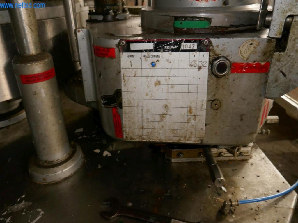 Stroje, příslušenství strojů, vozidla a sklad šumivého vína-10