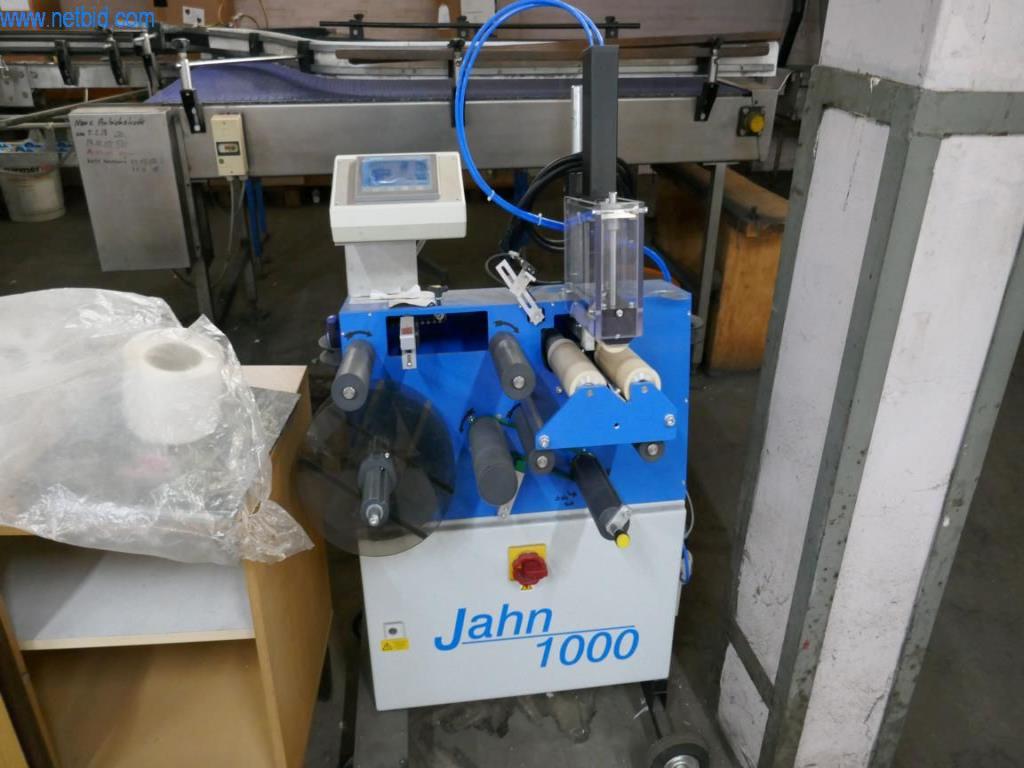 Machines, accessoires de machines, véhicules et stock de vins mousseux-2