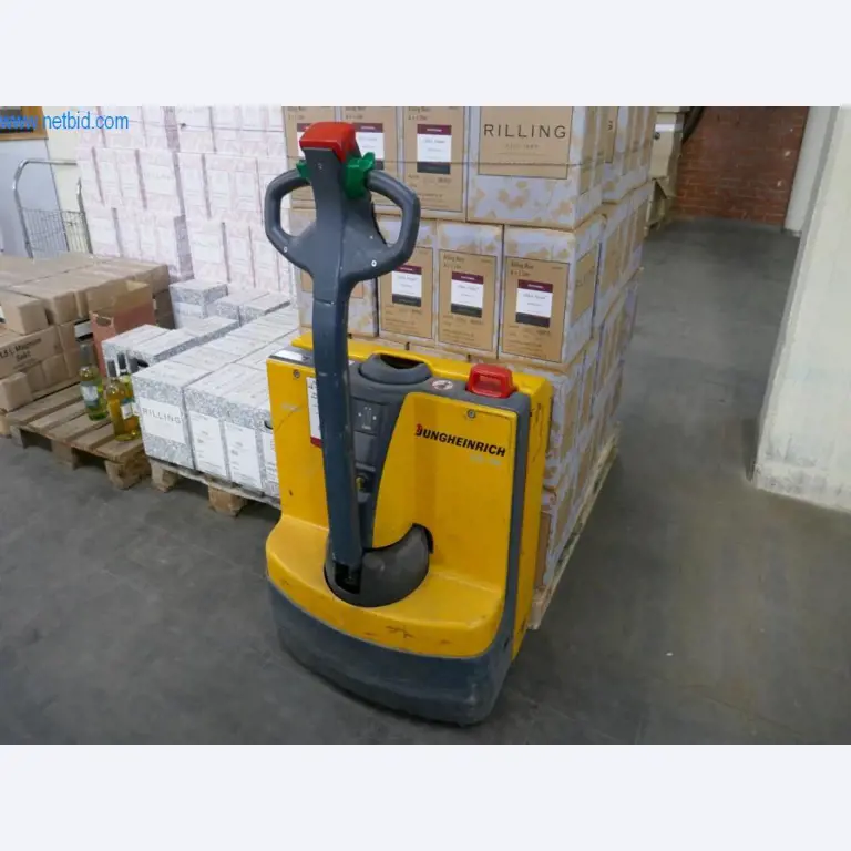 Máquinas, acessórios para máquinas, veículos e armazém de vinhos espumantes-1