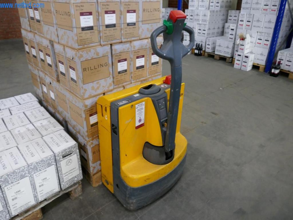 Maszyny, akcesoria do maszyn, pojazdy i magazyn win musujących-2