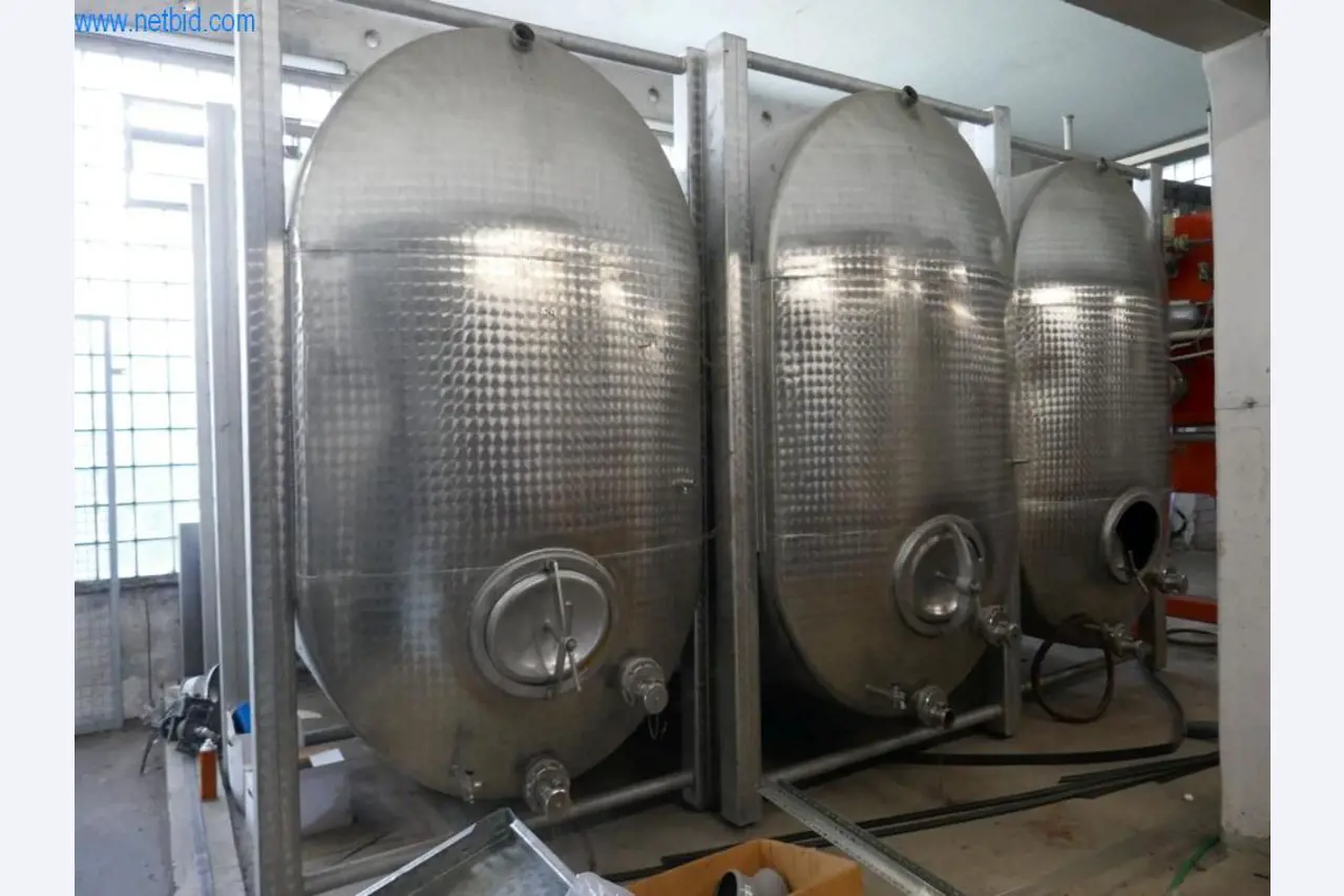 Máquinas, accesorios de máquinas, vehículos y almacén de vino espumoso-1