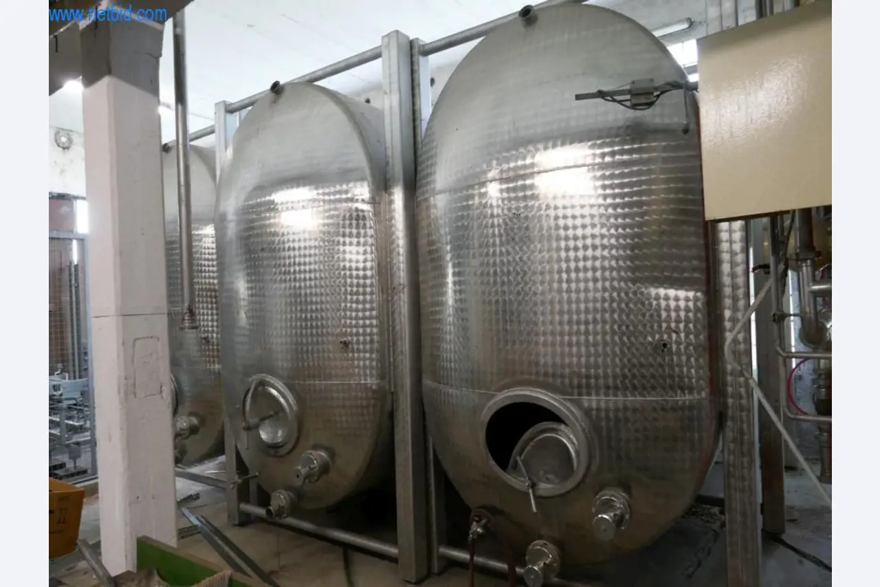 Máquinas, accesorios de máquinas, vehículos y almacén de vino espumoso-2