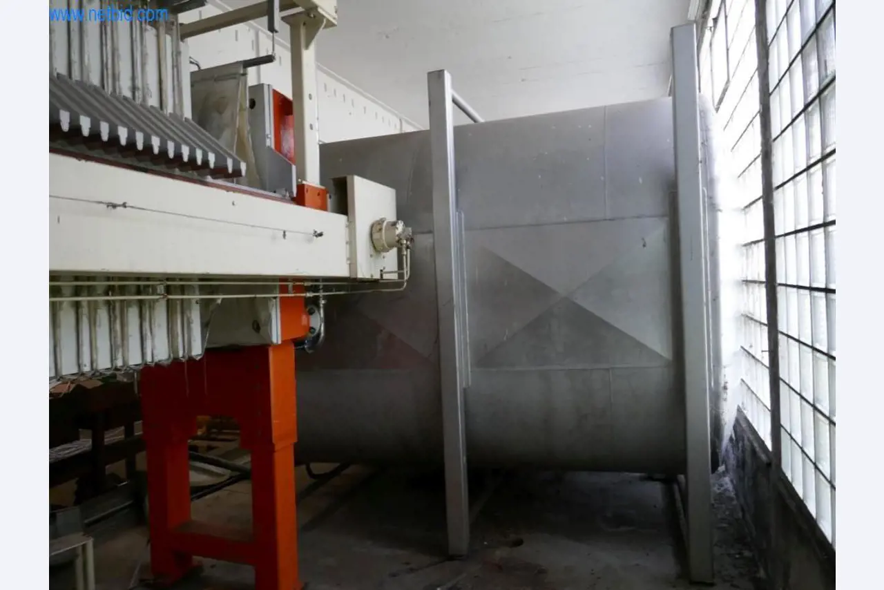 Máquinas, accesorios de máquinas, vehículos y almacén de vino espumoso-3