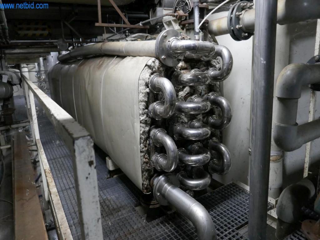 Machines, accessoires de machines, véhicules et stock de vins mousseux-1