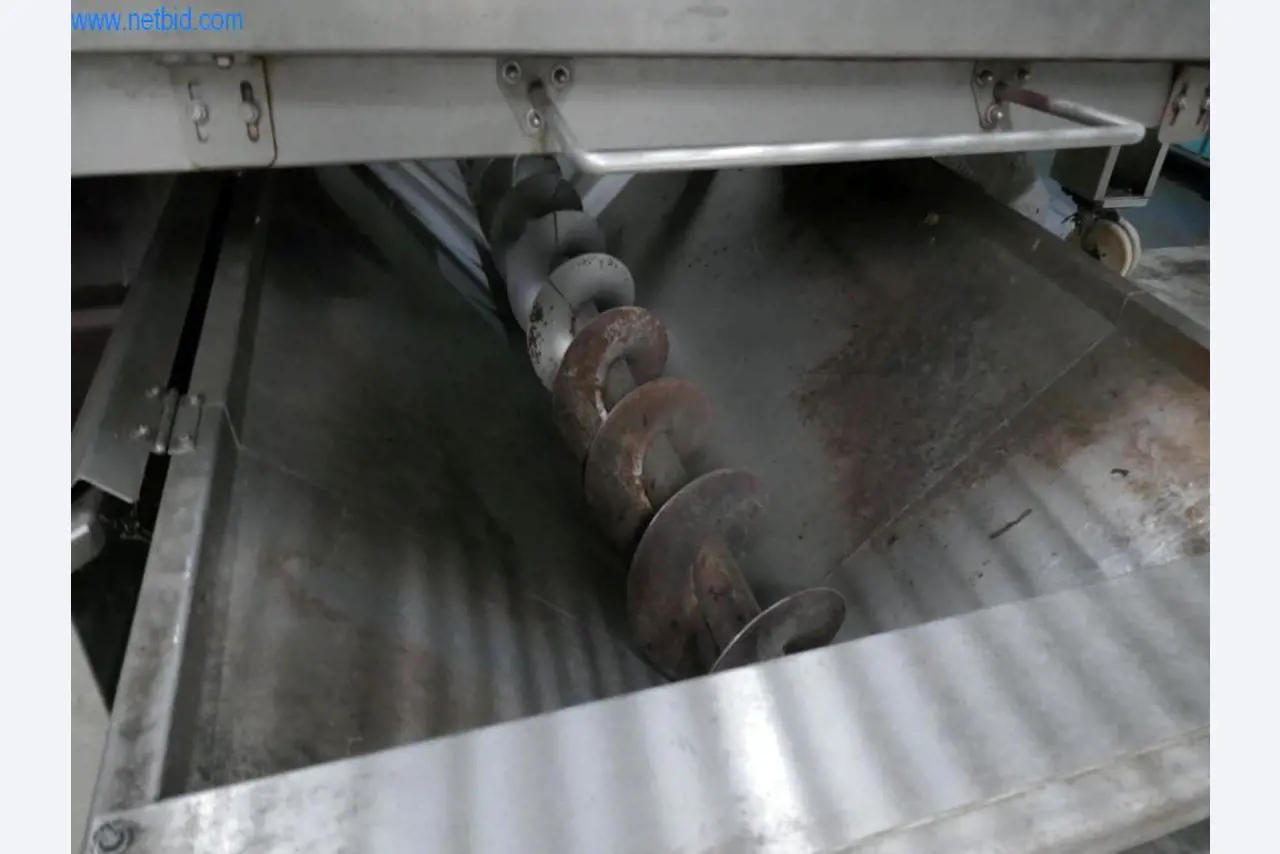 Machines, machinetoebehoren, voertuigen en mousserende wijnpakhuis-3
