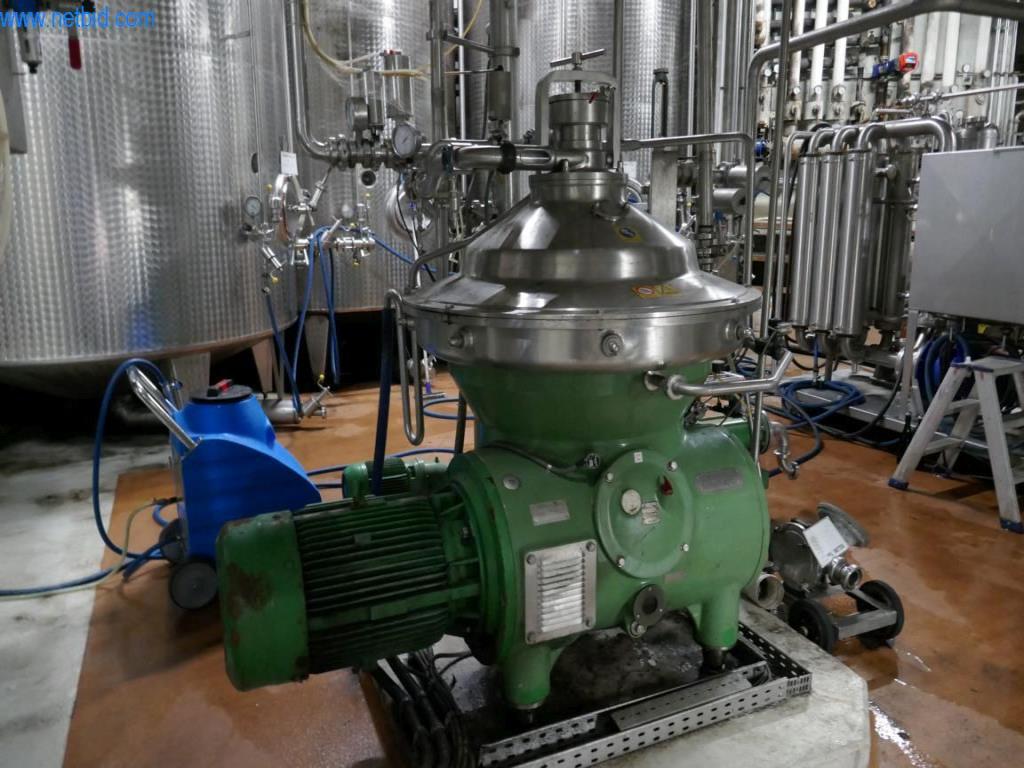 Stroje, příslušenství strojů, vozidla a sklad šumivého vína-1