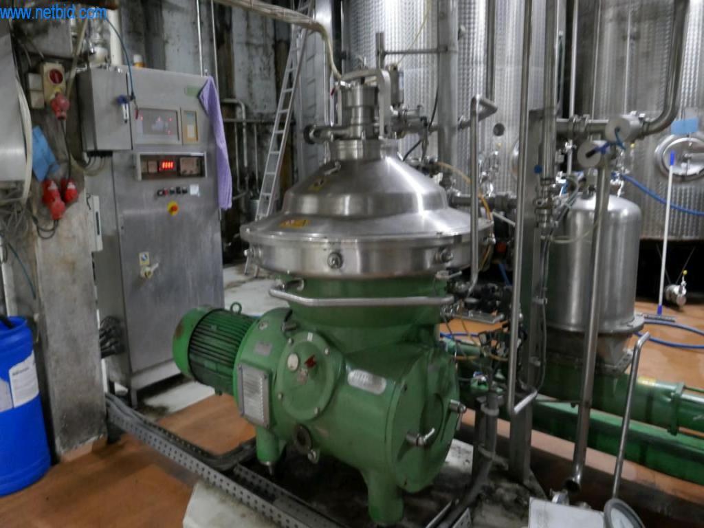 Stroje, příslušenství strojů, vozidla a sklad šumivého vína-2