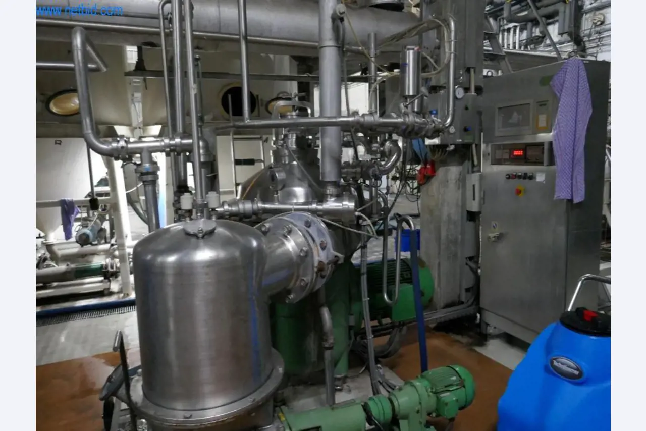 Machines, accessoires de machines, véhicules et stock de vins mousseux-4