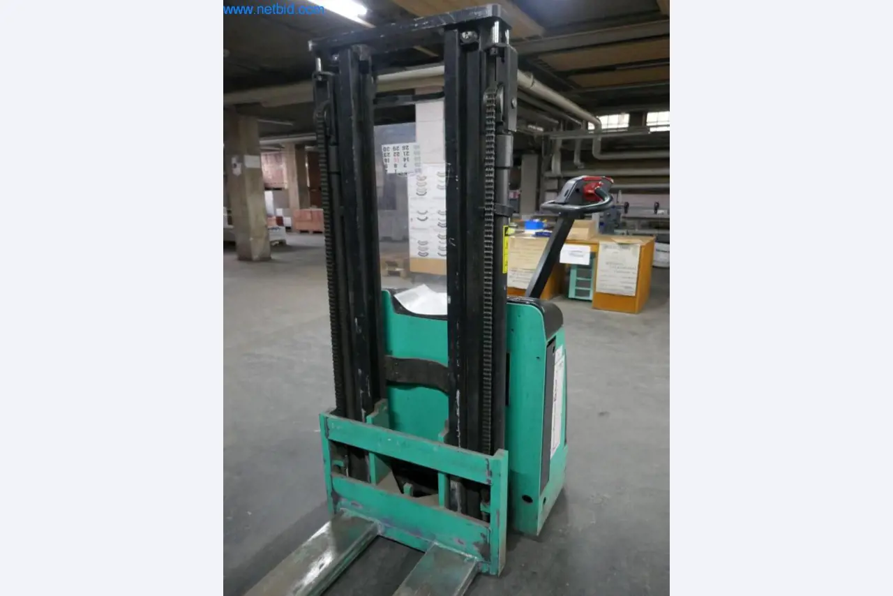 Máquinas, acessórios para máquinas, veículos e armazém de vinhos espumantes-102