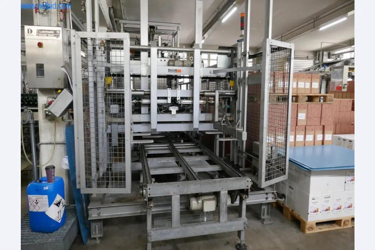 Máquinas, acessórios para máquinas, veículos e armazém de vinhos espumantes-11