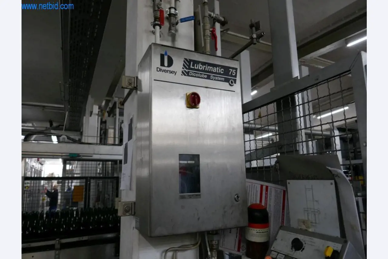 Máquinas, acessórios para máquinas, veículos e armazém de vinhos espumantes-12