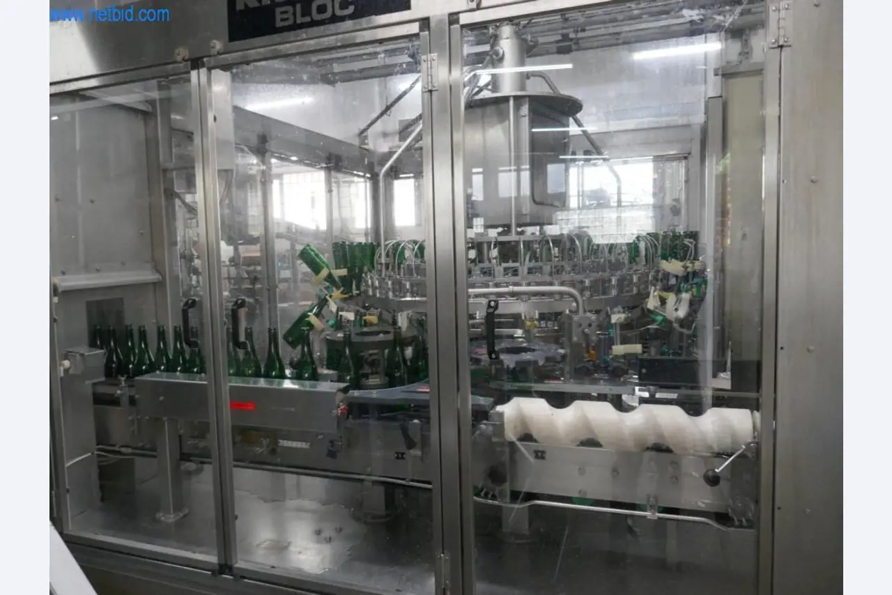 Máquinas, acessórios para máquinas, veículos e armazém de vinhos espumantes-19
