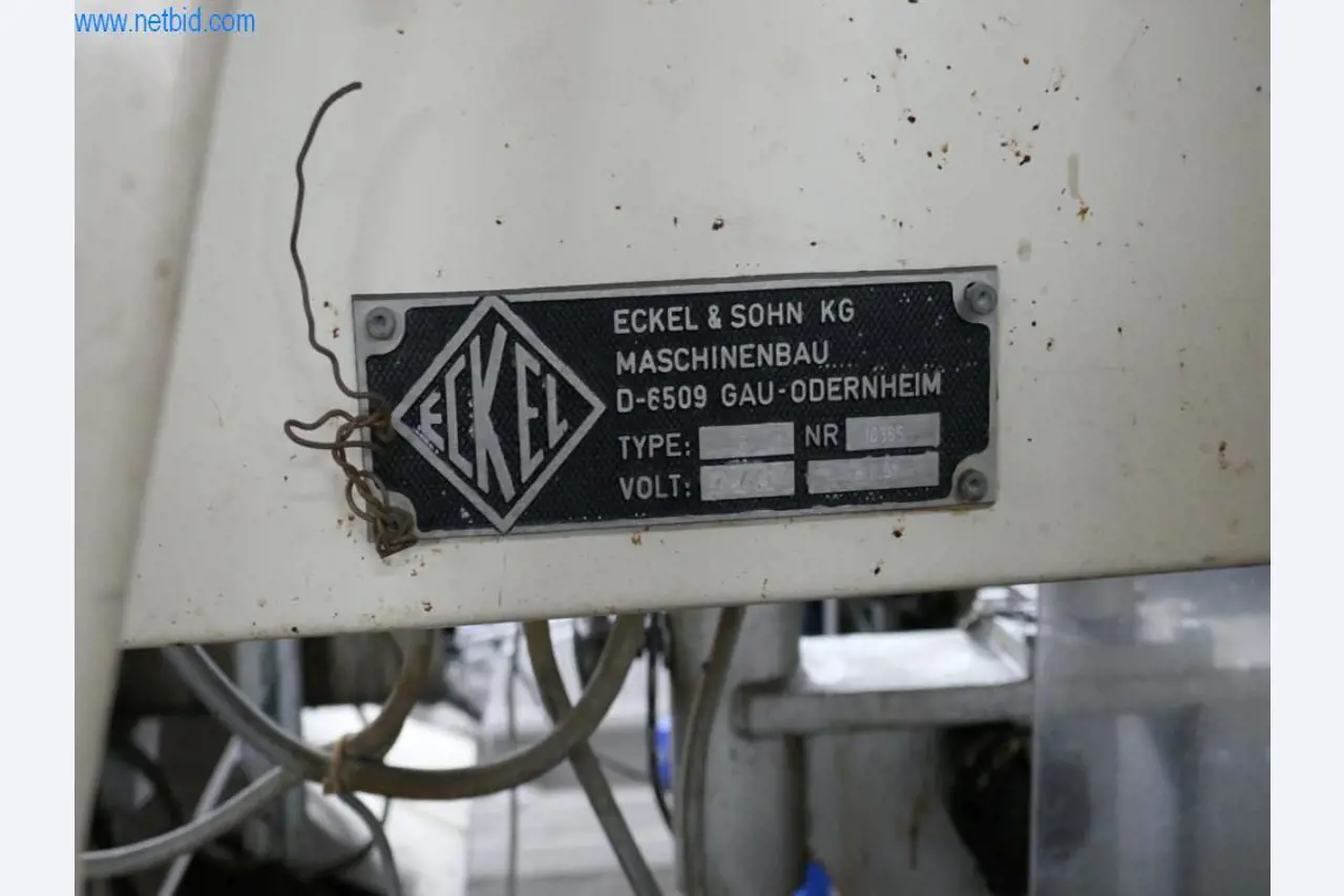 Máquinas, acessórios para máquinas, veículos e armazém de vinhos espumantes-35