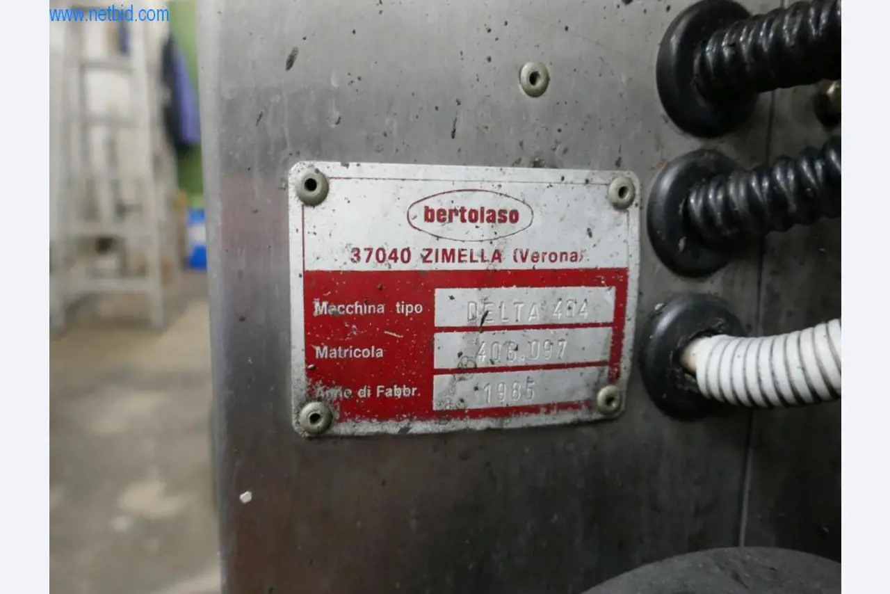 Máquinas, acessórios para máquinas, veículos e armazém de vinhos espumantes-42