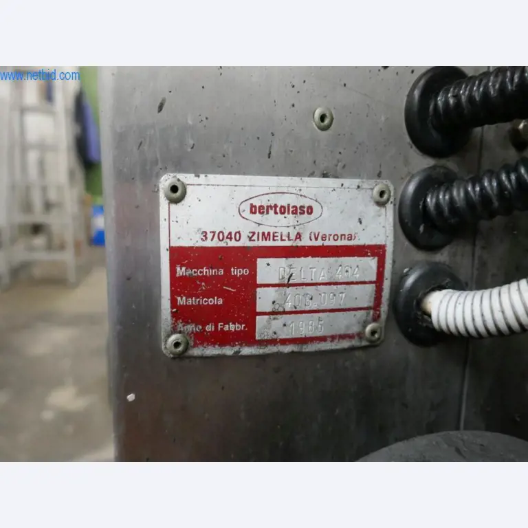 Máquinas, acessórios para máquinas, veículos e armazém de vinhos espumantes-42